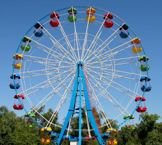 Hydraulic machines make Ferris wheels turn.