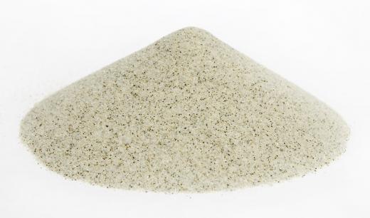 Silica sand for sandblasting.